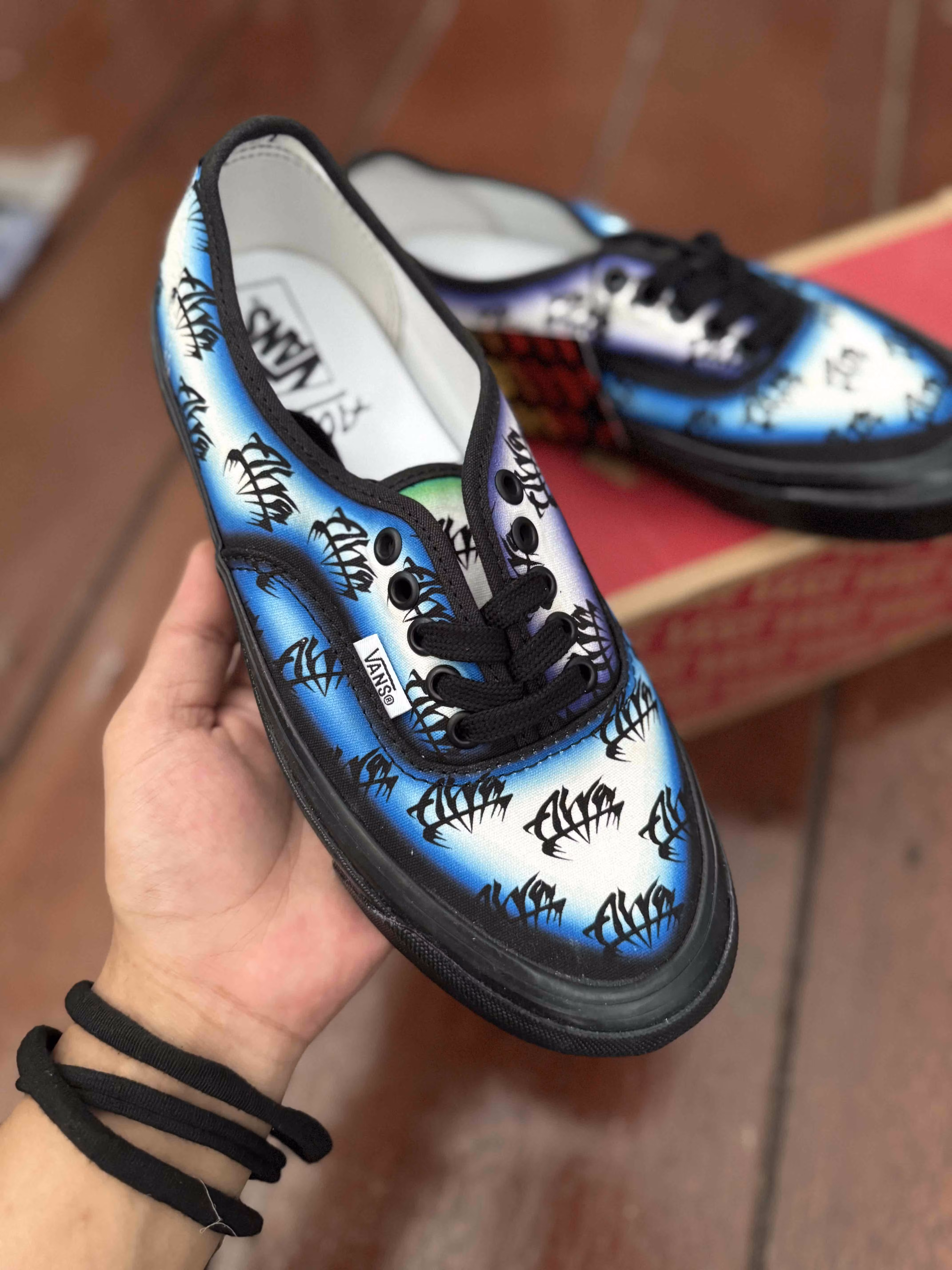 Alva Skates x Vans Authentic 44 DX 'Airbrushed' VN0005U8BMB Alva Skates x Vans Authentic 44 DX 'Airbrushed' VN0005U8BMB